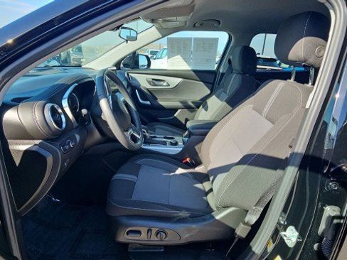 Used 2025 Chevrolet Blazer LT FWD image 19