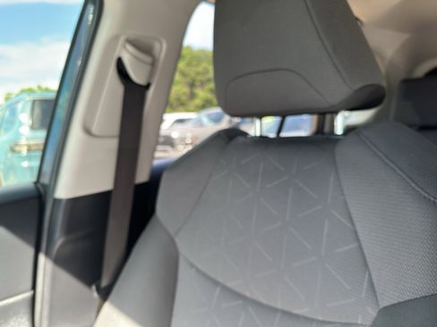 Used 2019 Toyota RAV4 XLE w/ Convenience Package FWD image 19