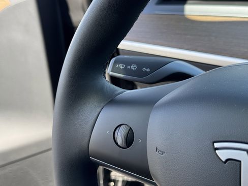 Used 2024 Tesla Model Y Long Range image 20