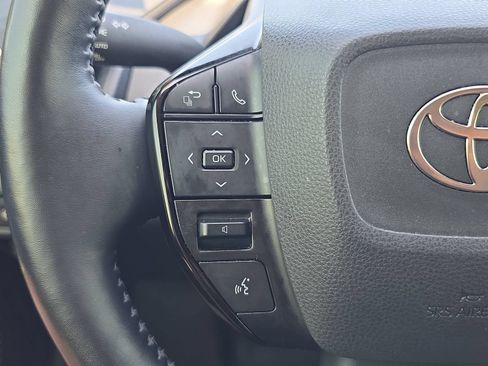 Used 2024 Toyota Prius XLE FWD image 13