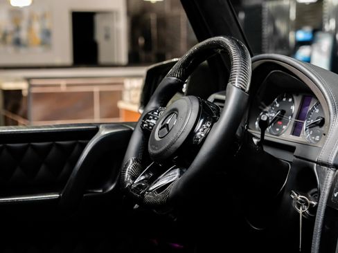 Used 2011 Mercedes-Benz G 550 image 12