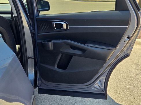 Used 2023 Kia Sorento LX image 13