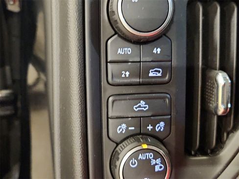 Certified 2023 Chevrolet Silverado 1500 Custom image 23