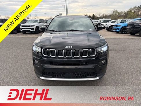 Used 2023 Jeep Compass Limited image 3