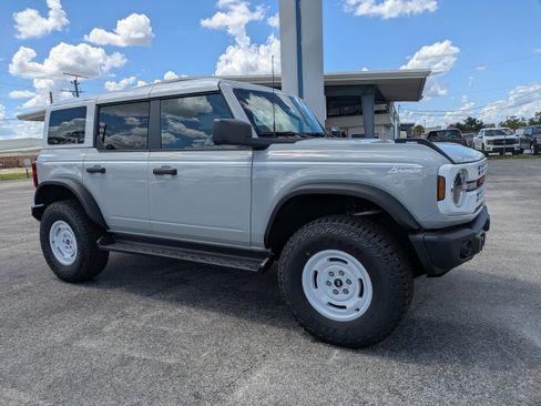 New 2026 Ford Bronco Heritage Edition AWD/4WD image 2
