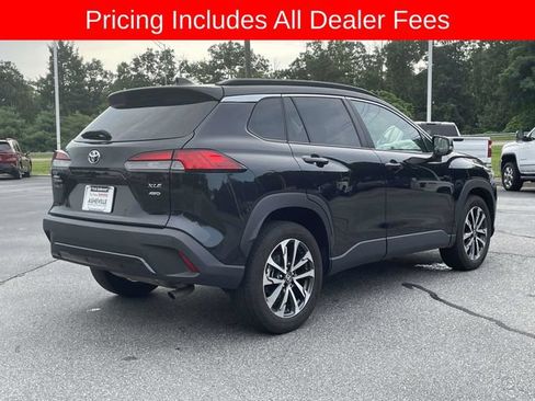 Used 2025 Toyota Corolla Cross XLE AWD/4WD image 5