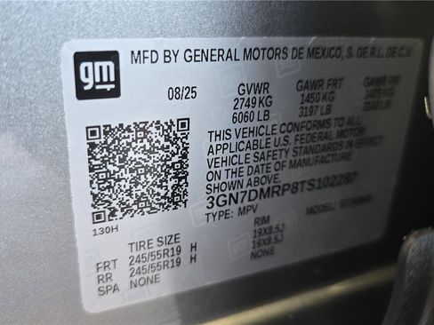 Used 2026 Chevrolet Equinox EV LT FWD image 28