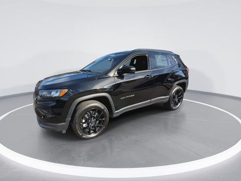 New 2026 Jeep Compass Latitude image 4
