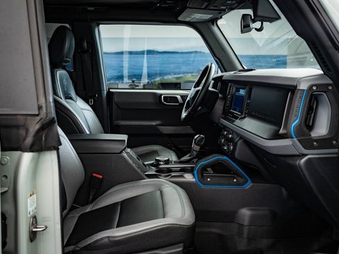 Used 2021 Ford Bronco Black Diamond image 28