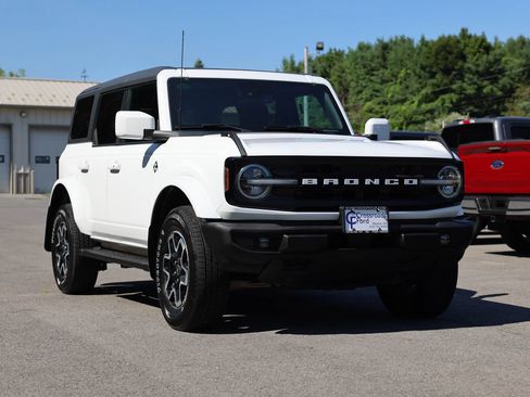 Used 2022 Ford Bronco Outer Banks AWD/4WD image 3