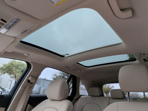 Used 2018 Mercedes-Benz GLC 300 300 image 21