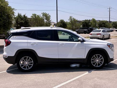 Used 2024 GMC Terrain SLT FWD image 7