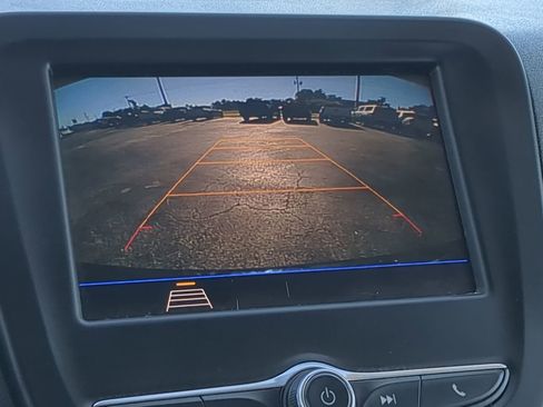 Used 2020 Chevrolet Equinox LT w/ Driver Convenience Package image 19