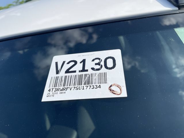 Used 2025 Toyota RAV4 XLE AWD/4WD image 23
