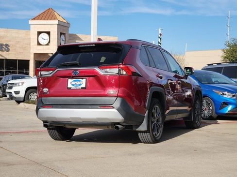 Used 2022 Toyota RAV4 Limited image 8