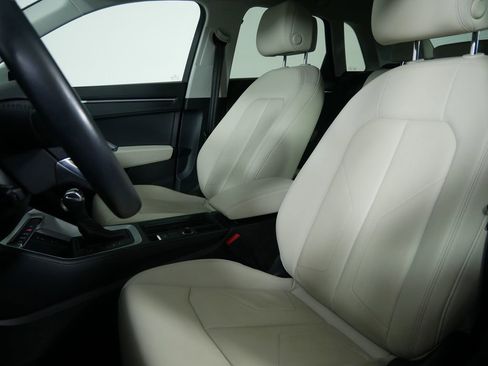 Used 2022 Audi Q3 2.0T Premium w/ Convenience Package image 12