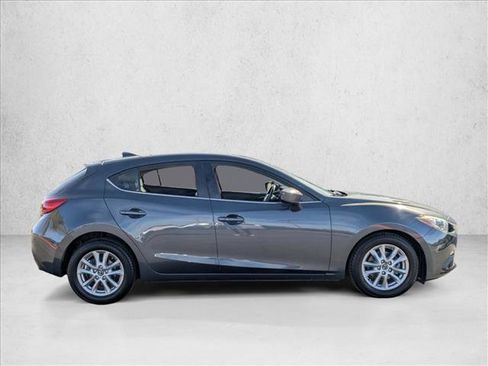 Used 2016 MAZDA MAZDA3 i Grand Touring image 5