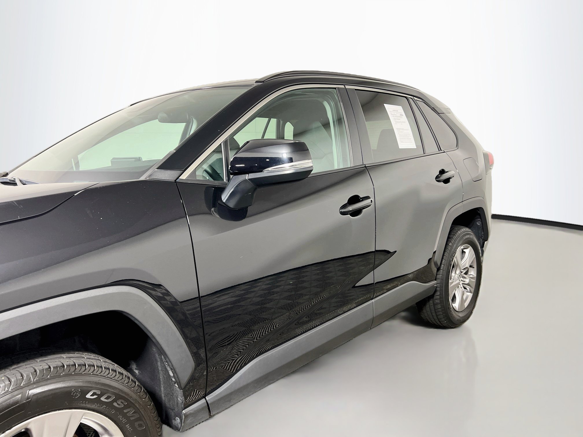 Used 2025 Toyota RAV4 XLE FWD image 13