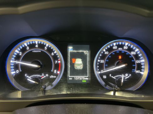 Used 2017 Toyota Highlander XLE image 15