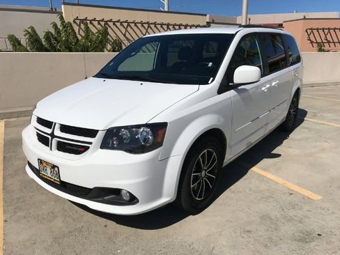 Used 2016 Dodge Grand Caravan R/T image 1
