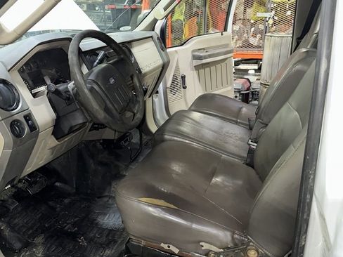 Used 2009 Ford F350 XL image 3