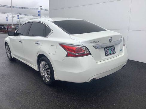 Used 2014 Nissan Altima 2.5 SV image 4