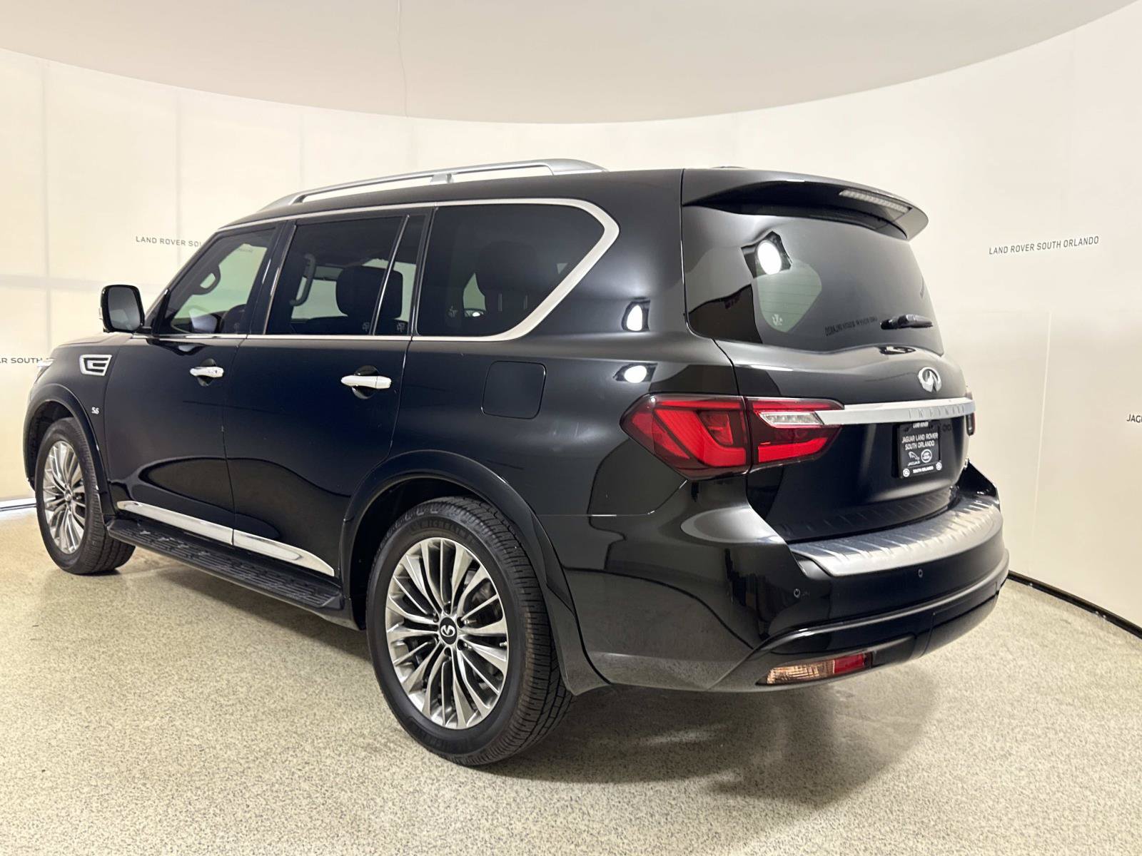 Used 2018 INFINITI QX80 2WD w/ Driver Assistance Package image 3