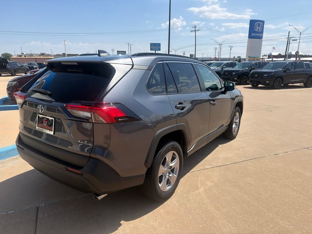 Used 2024 Toyota RAV4 XLE FWD image 9