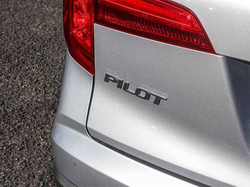 Used 2017 Honda Pilot Elite image 9