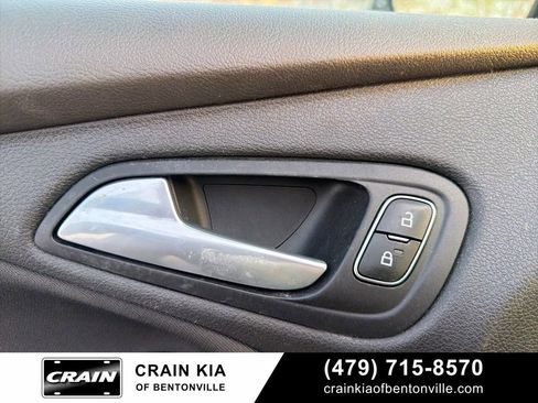 Used 2018 Ford Focus Titanium image 17