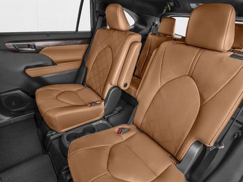 New 2026 Toyota Highlander Platinum AWD/4WD image 9