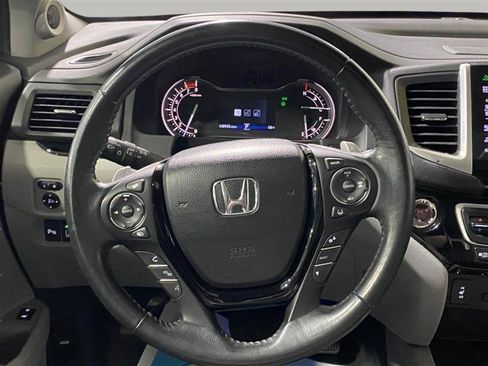 Used 2016 Honda Pilot Touring image 13