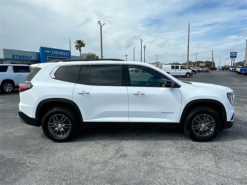 Used 2025 GMC Acadia Elevation image 4