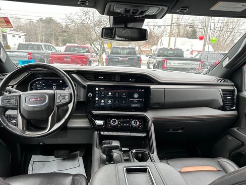 Used 2022 GMC Sierra 1500 AT4 w/ AT4 Preferred Package image 12