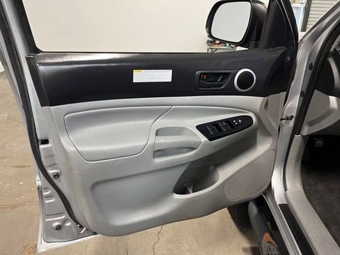 Used 2015 Toyota Tacoma PreRunner w/ TRD Off-Road Package RWD image 22