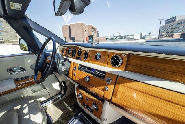 Used 2010 Rolls-Royce Phantom Drophead Coupe RWD image 92