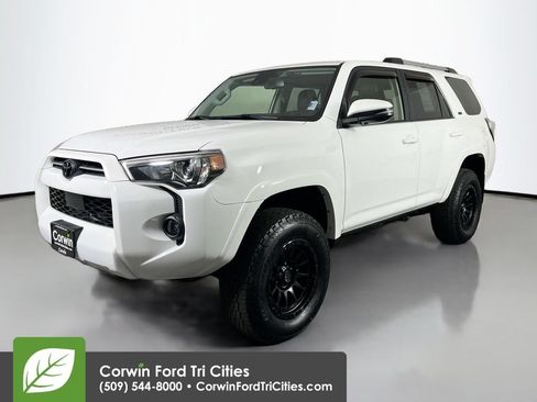 Used 2023 Toyota 4Runner SR5 Premium w/ Moonroof Package AWD/4WD image 5