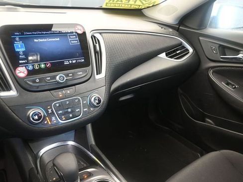 Used 2025 Chevrolet Malibu LT image 22