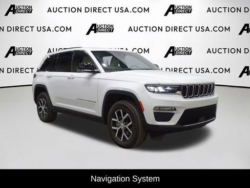 Used 2024 Jeep Grand Cherokee Limited image 2