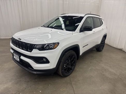 New 2026 Jeep Compass Latitude image 3