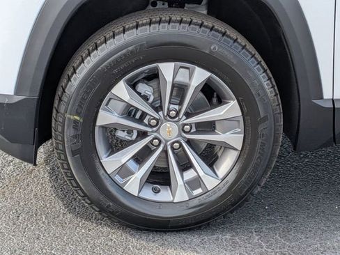 New 2026 Chevrolet Equinox LT w/ Convenience Package II image 10