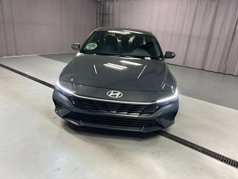 New 2026 Hyundai Elantra Hybrid FWD image 2