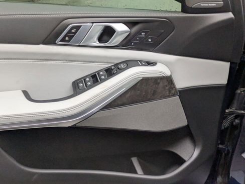 Used 2025 BMW X5 M60i w/ Climate Comfort Package image 13