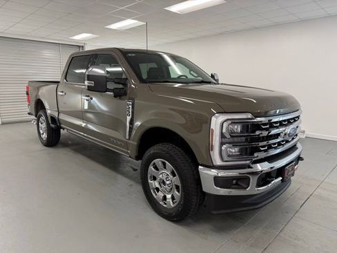 New 2026 Ford F250 Lariat w/ Lariat Premium Package image 3