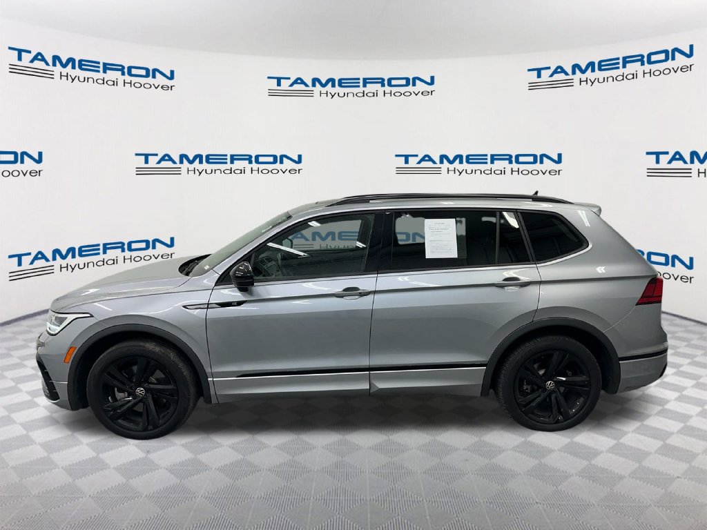 Used 2024 Volkswagen Tiguan SE R-Line FWD image 2