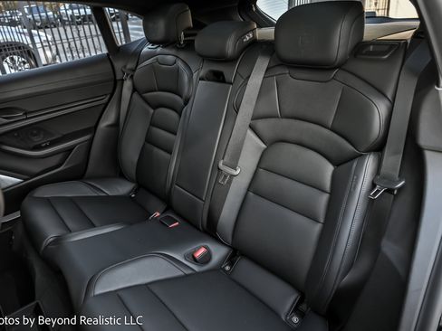 Used 2024 Porsche Taycan Turbo image 27