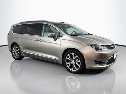 Used 2017 Chrysler Pacifica Limited