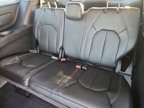 New 2026 Chrysler Pacifica Select image 35