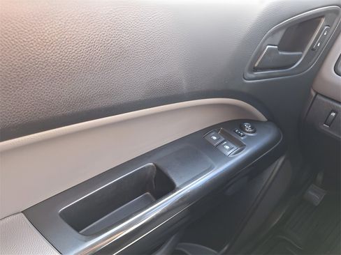 Used 2019 Chevrolet Colorado W/T w/ WT Convenience Package image 19