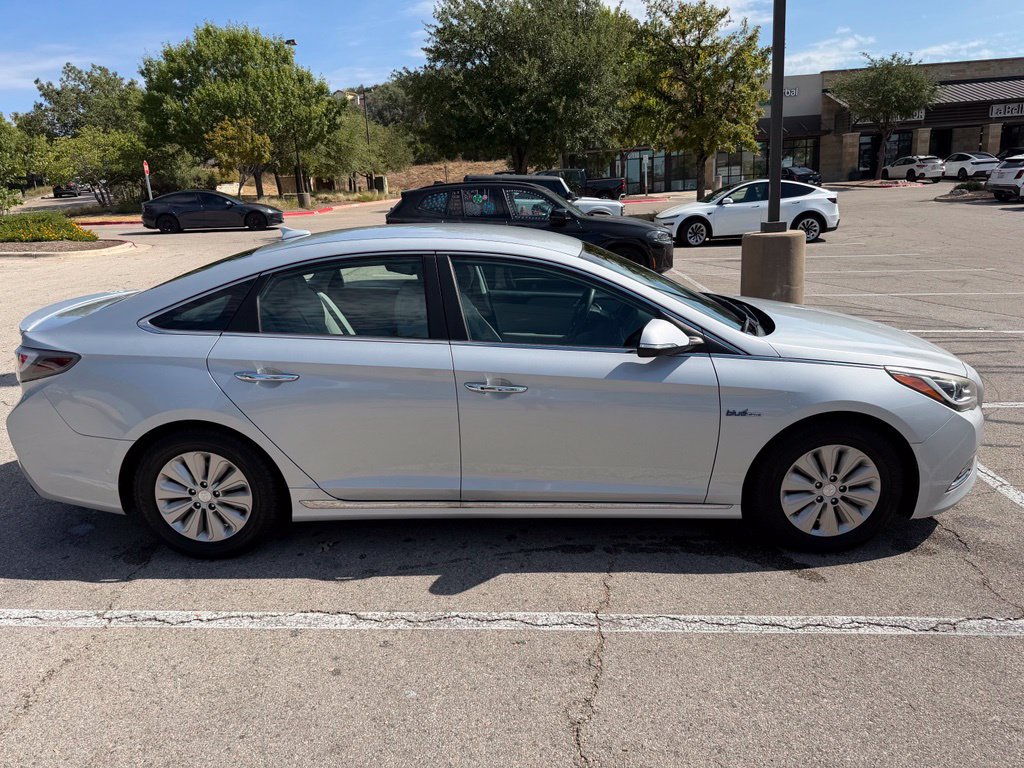 Used 2017 Hyundai Sonata SE FWD image 3
